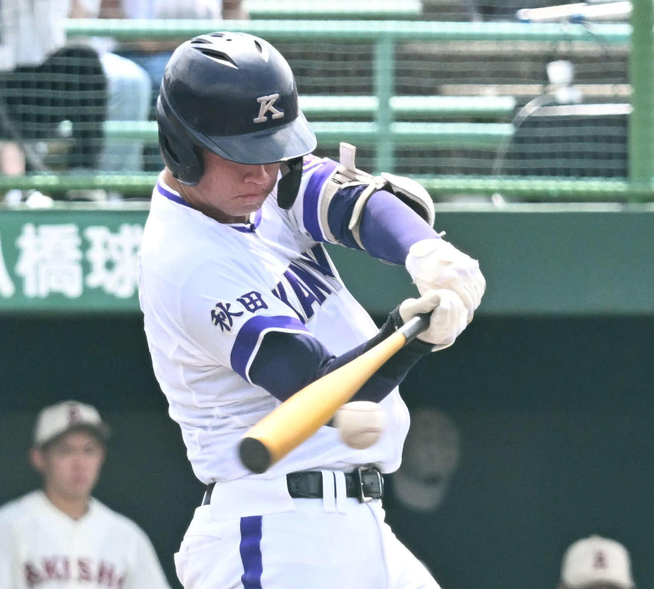 全国高校野球秋田県大会　秋田商対金足農　金足農2回裏1死、吉田が右前打を放つ（撮影・千葉一成）