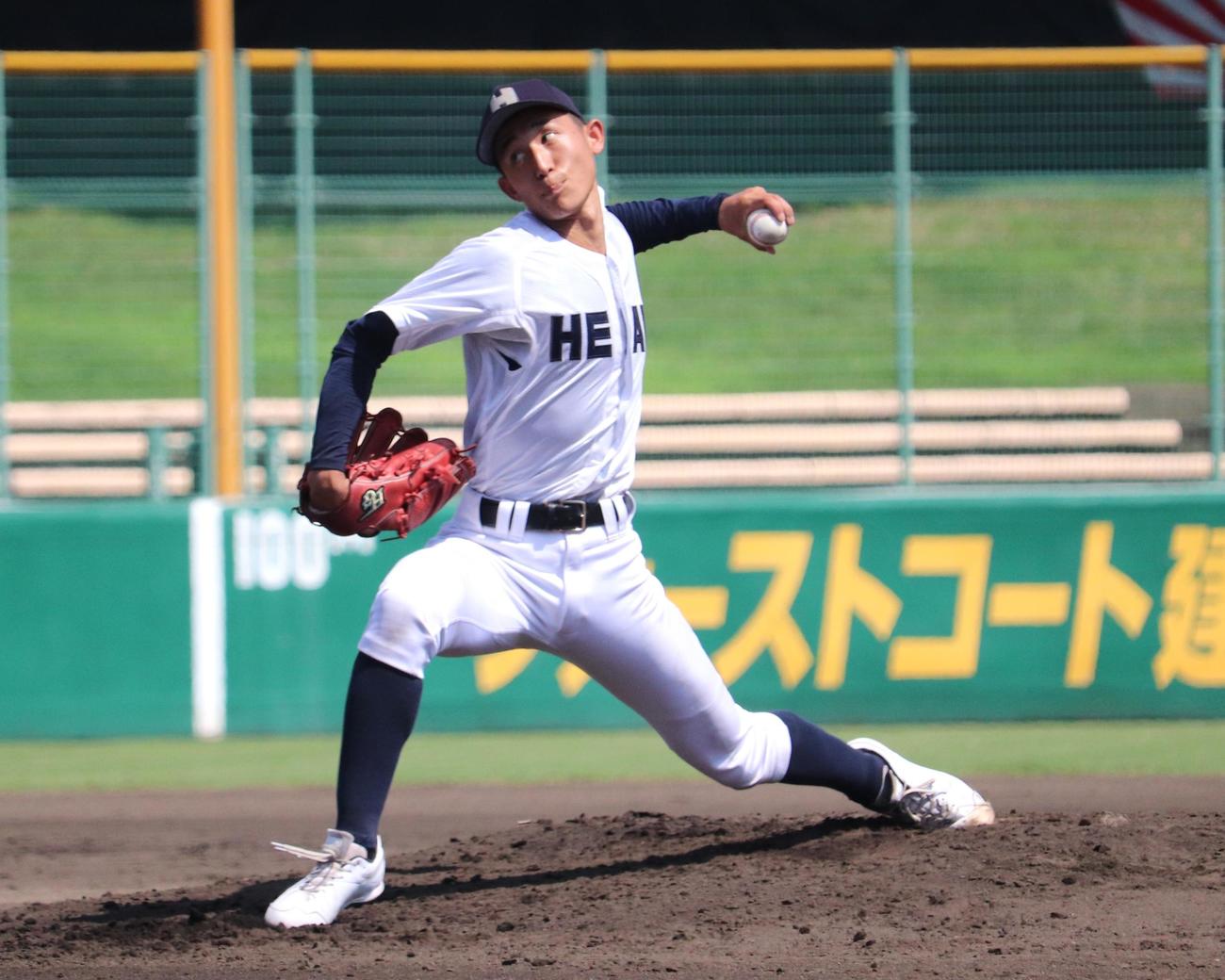 立命館宇治対龍谷大平安　龍谷大平安の先発・大西伝心投手（3年）（撮影・中島麗）