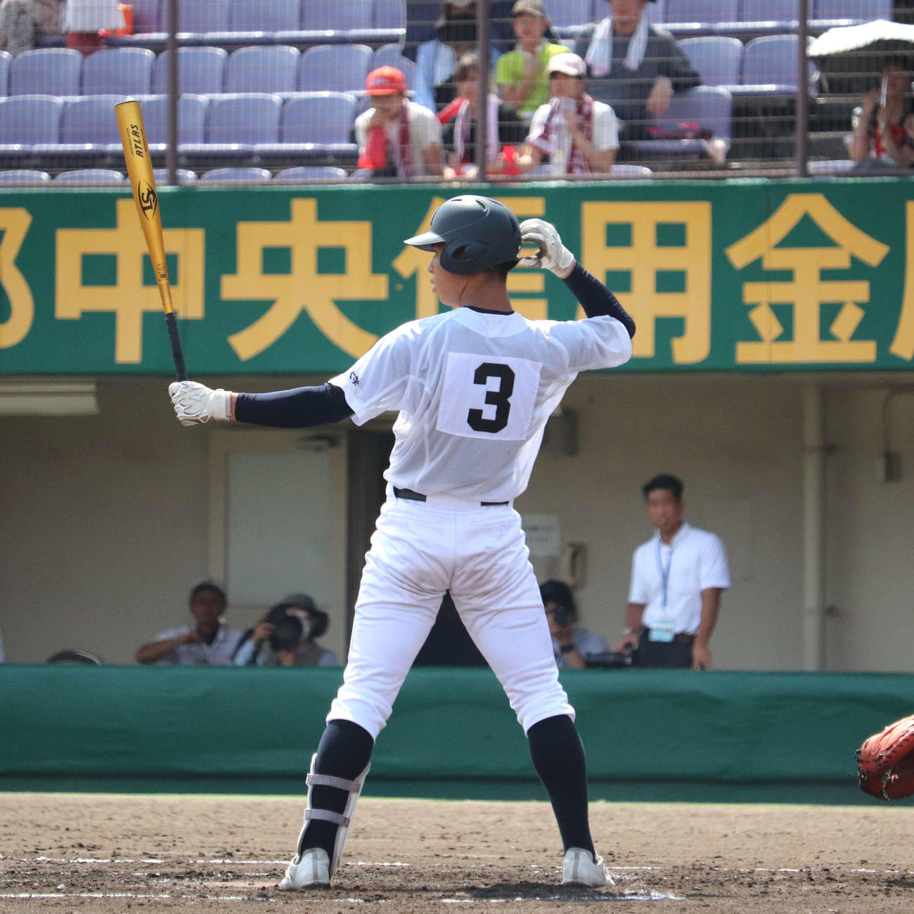 立命館宇治対龍谷大平安　初回2死三塁で右前適時打を放った、龍谷大平安の4番・村上宗太郎（そうたろう）内野手（3年）（撮影・中島麗）
