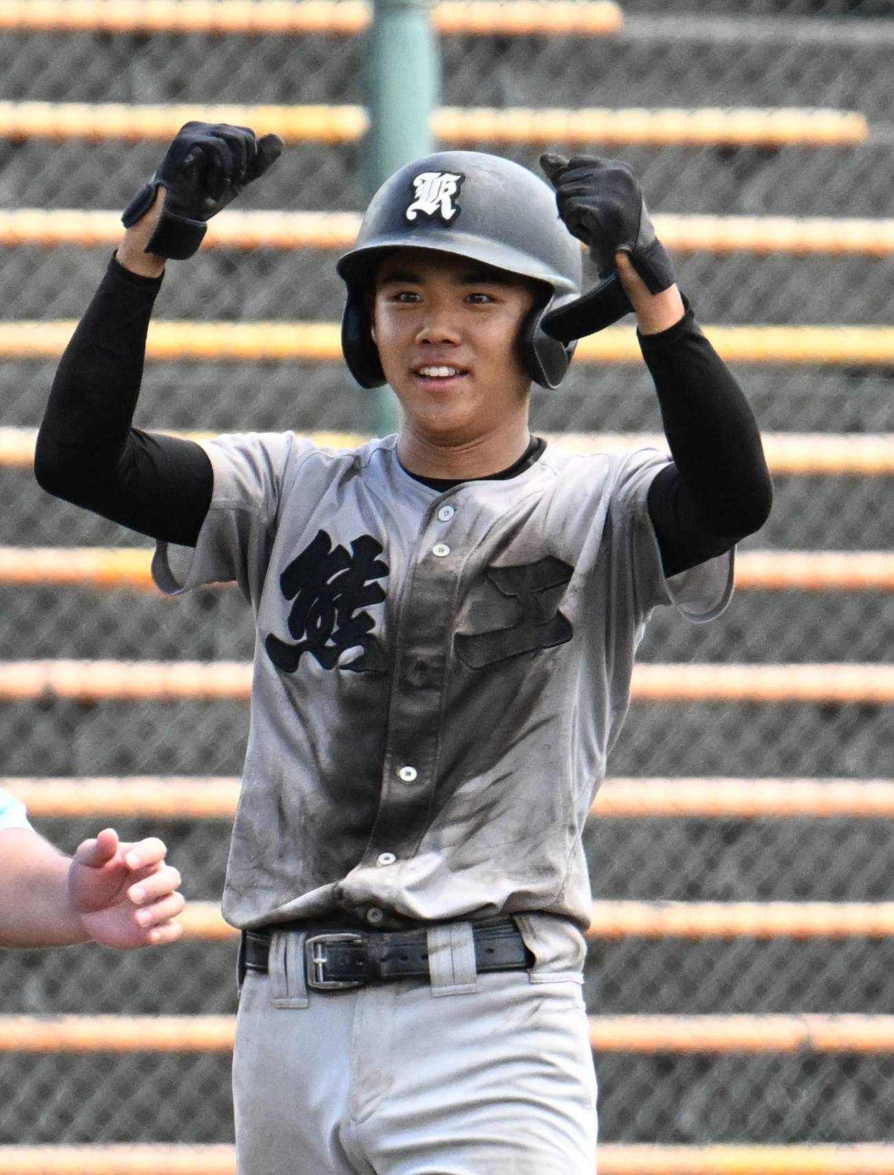 熊本工対有明　6回裏熊本工1死二塁、小城は適時三塁打を放つ（撮影・林敢治）