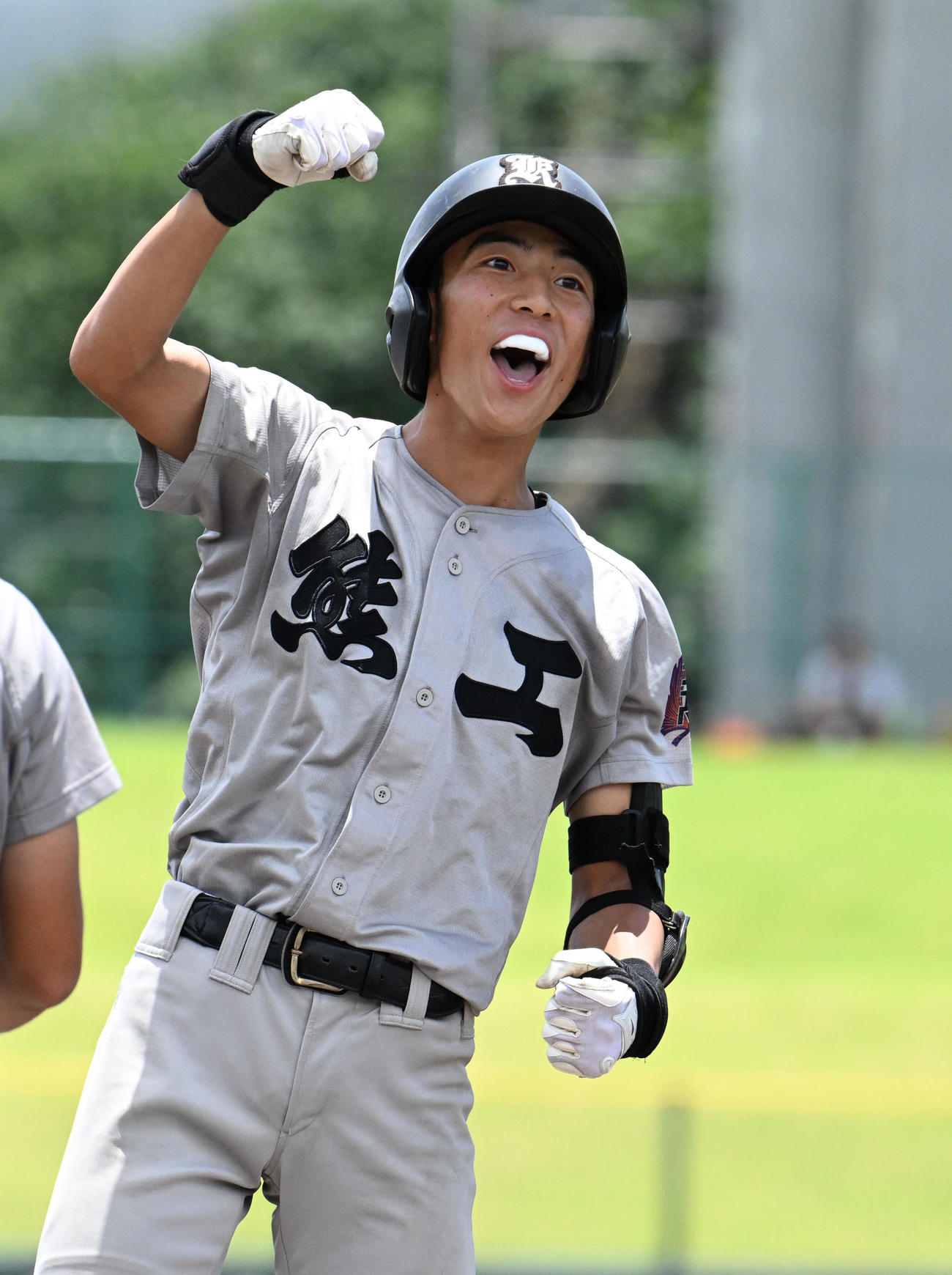 熊本工対有明　3回裏熊本工2死、浦上は安打を放つ（撮影・林敢治）