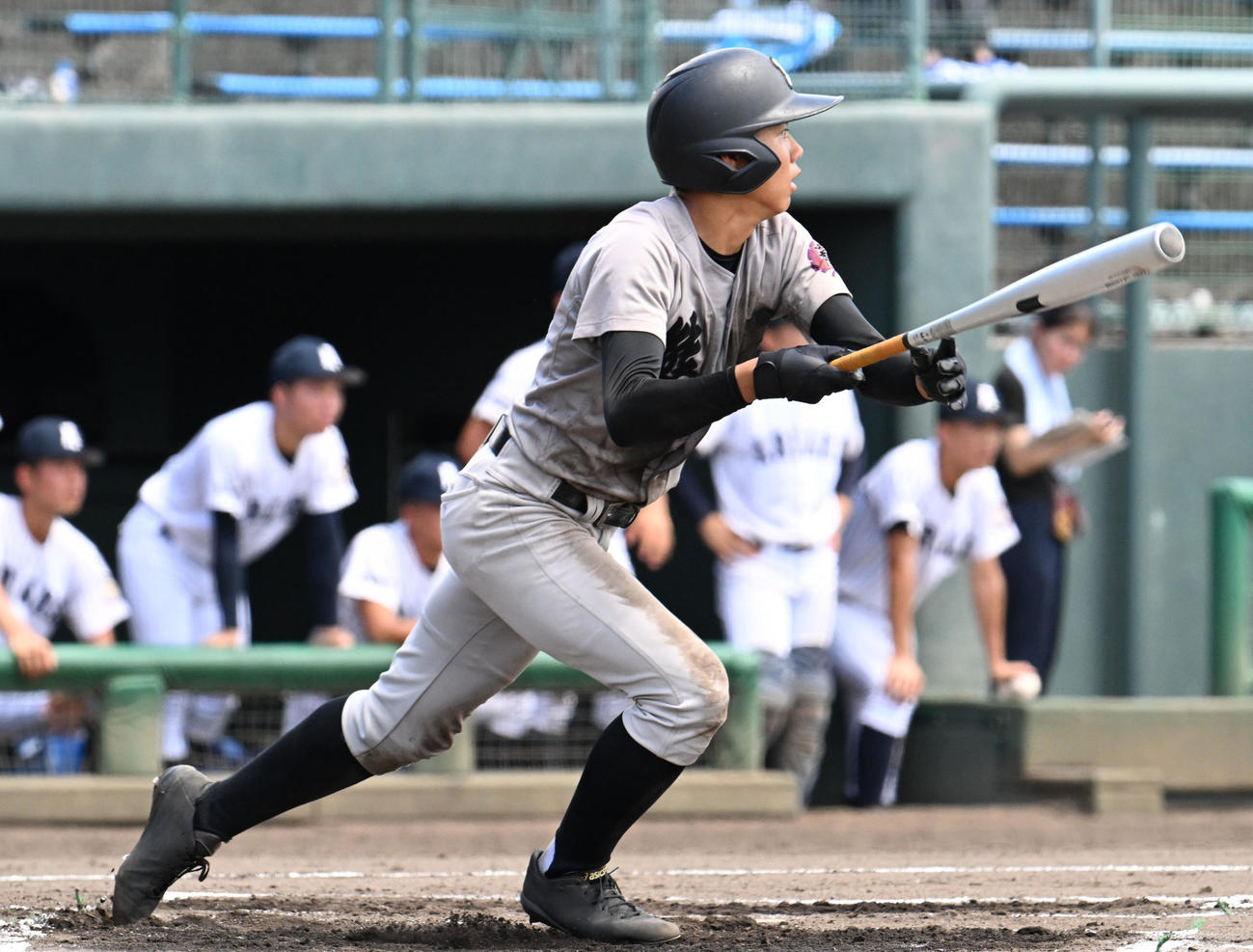 熊本工対有明　6回裏熊本工1死二塁、小城は適時三塁打を放つ（撮影・林敢治）