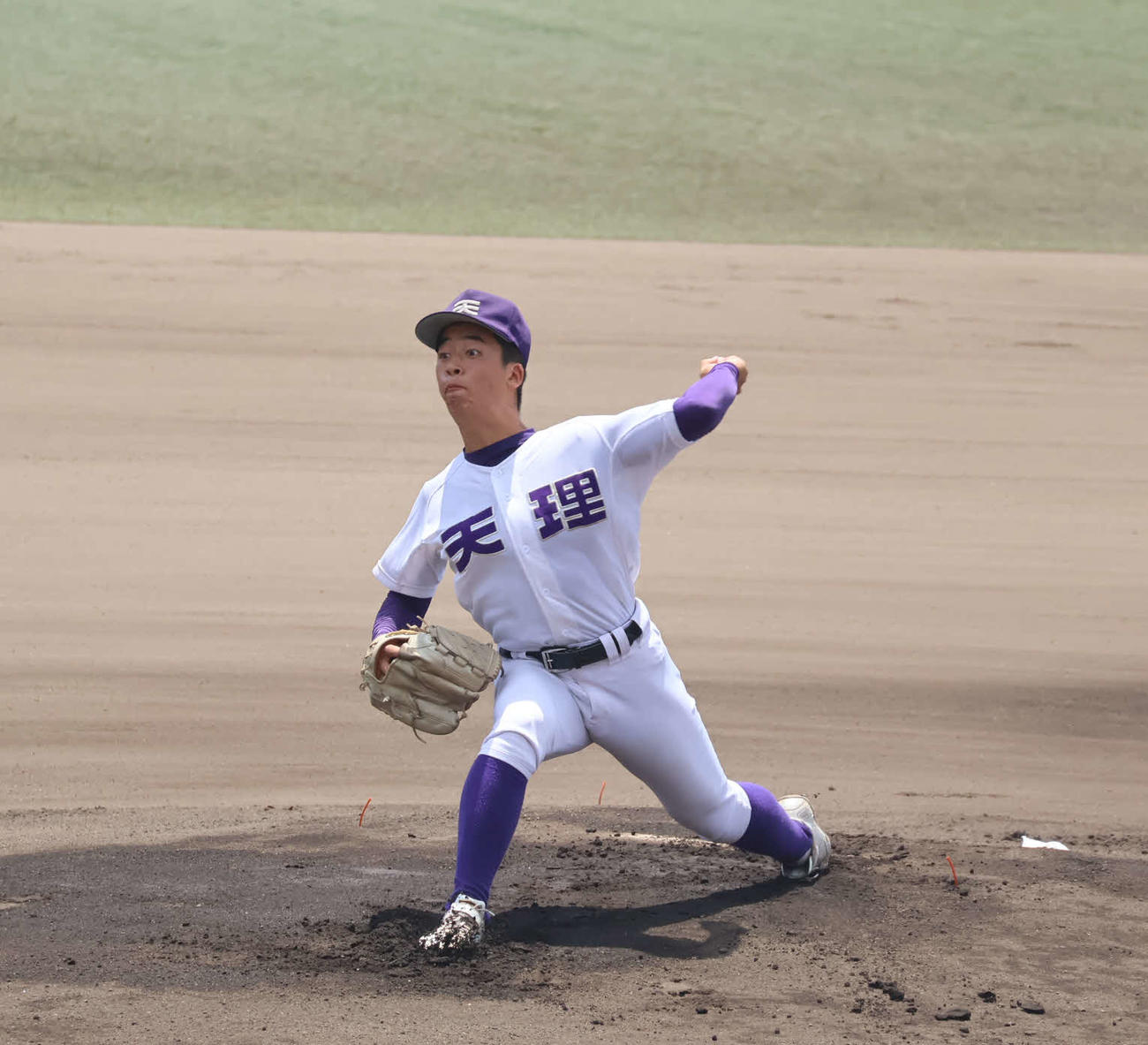 帝塚山対天理　天理先発の木ノ下（撮影・斉藤龍平）
