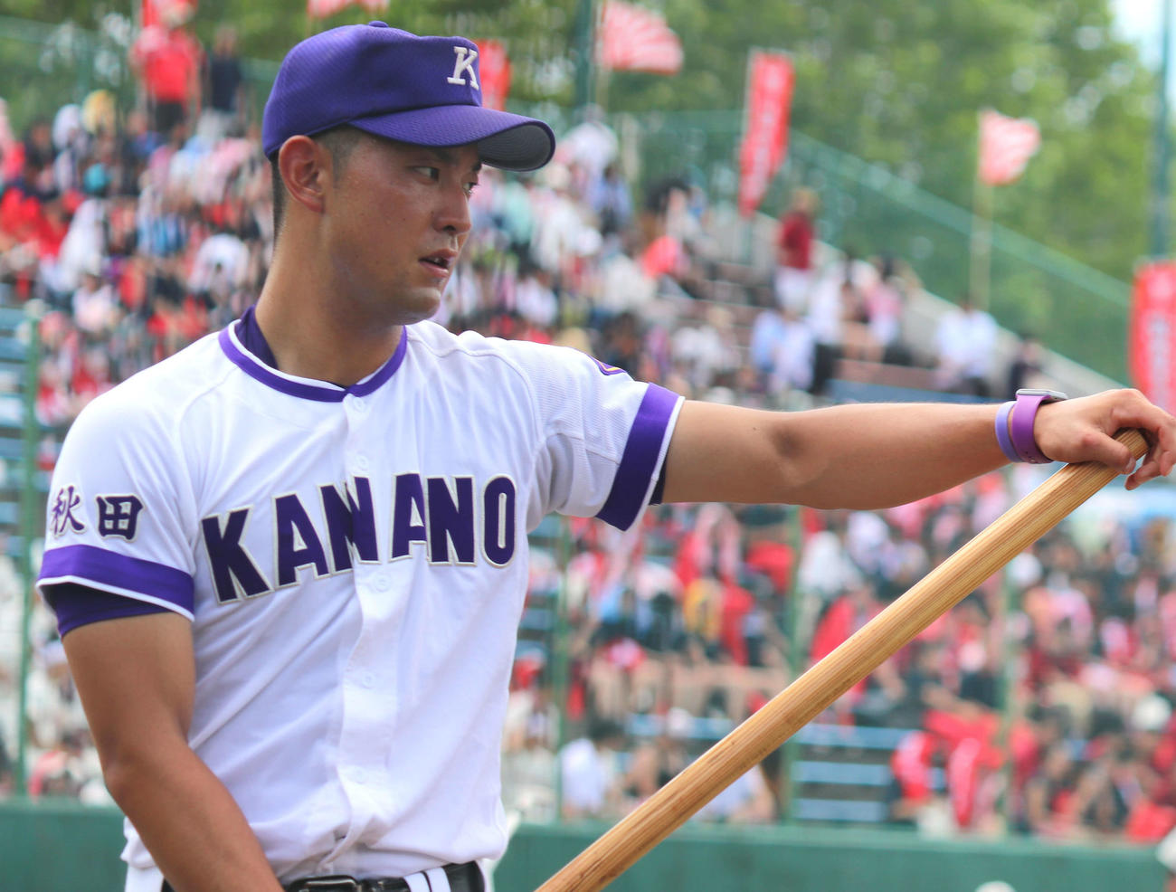 秋田商対金足農　18年に甲子園に出場した高橋佑輔は母校でコーチを務める（撮影・黒須亮）