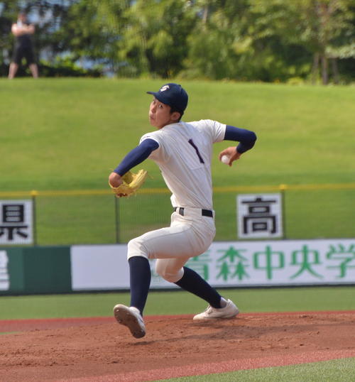 弘前学院聖愛対青森山田　弘前学院聖愛の先発は吹田（撮影・濱本神威）