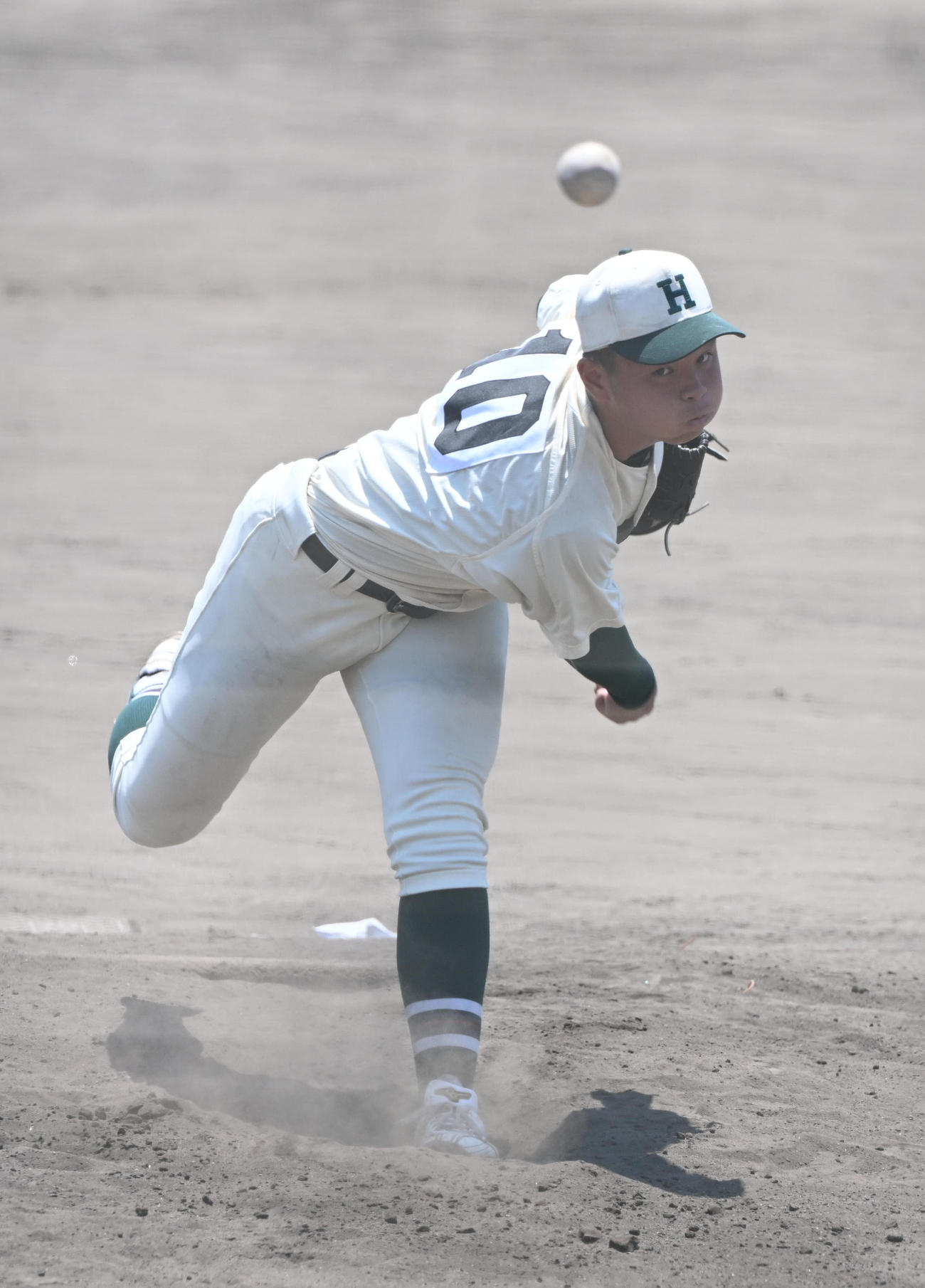 報徳学園対明石南　最後を締めた報徳学園・間木（撮影・和賀正仁）