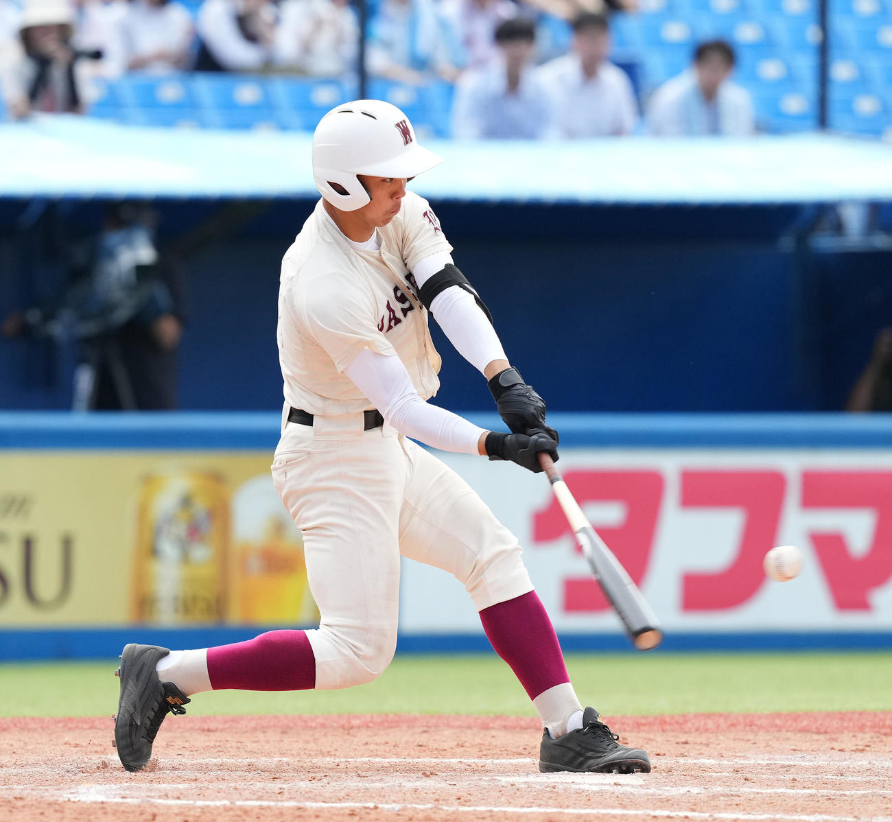 国学院久我山対早実　2回裏早実1死満塁、左越え満塁本塁打を放つ宇野（撮影・菅敏）
