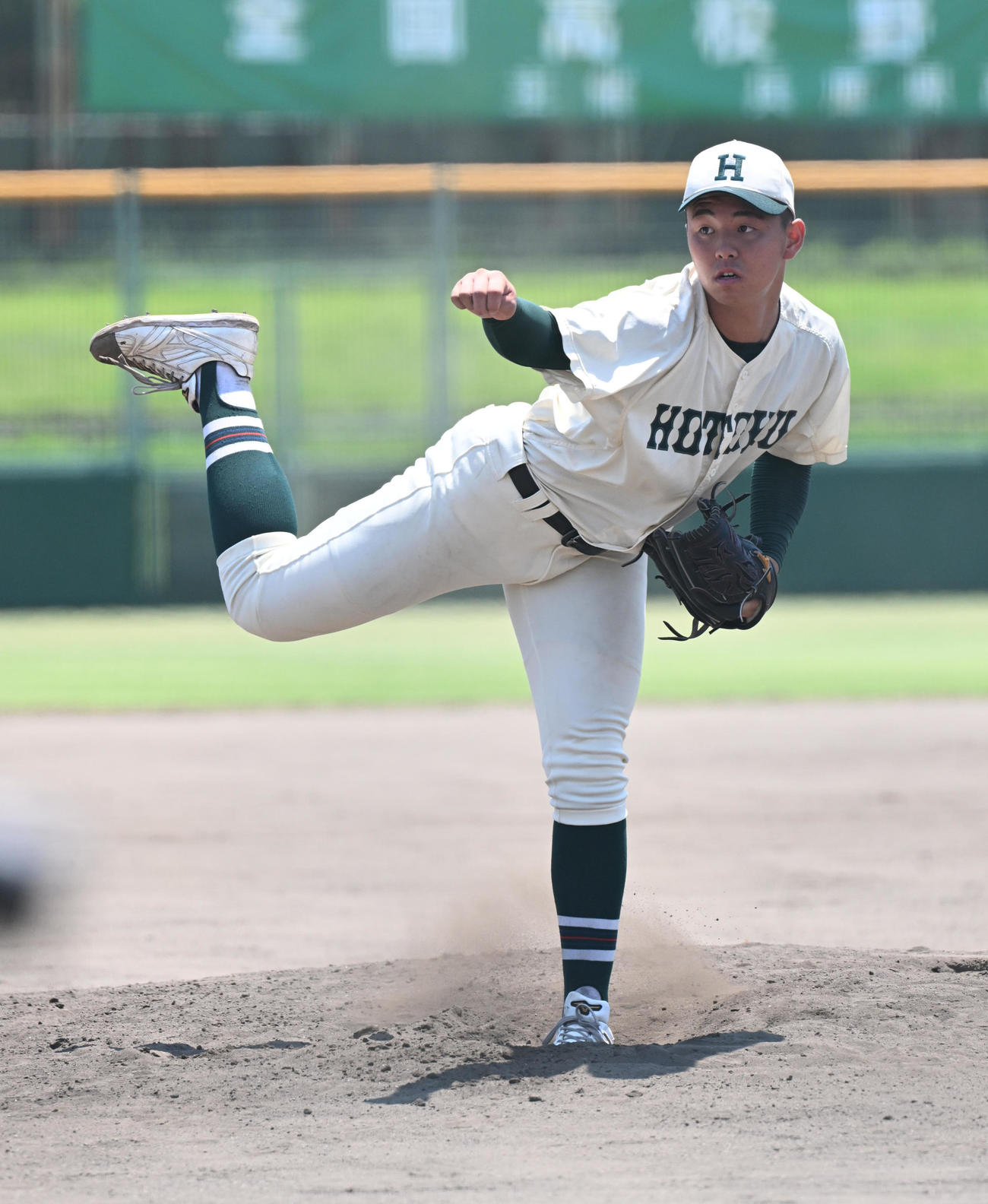 報徳学園対明石南　最後を締めた報徳学園・間木（撮影・和賀正仁）