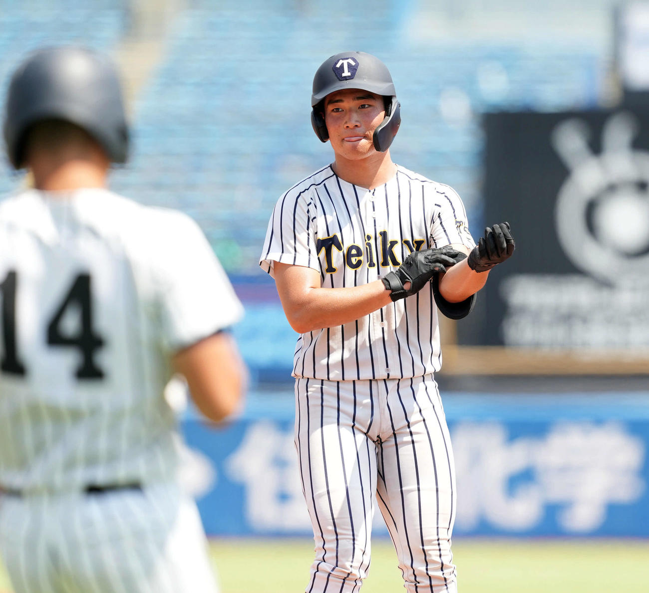淑徳対帝京　6回裏帝京無死二塁、中前に適時打を放つ西崎（撮影・たえ見朱実）