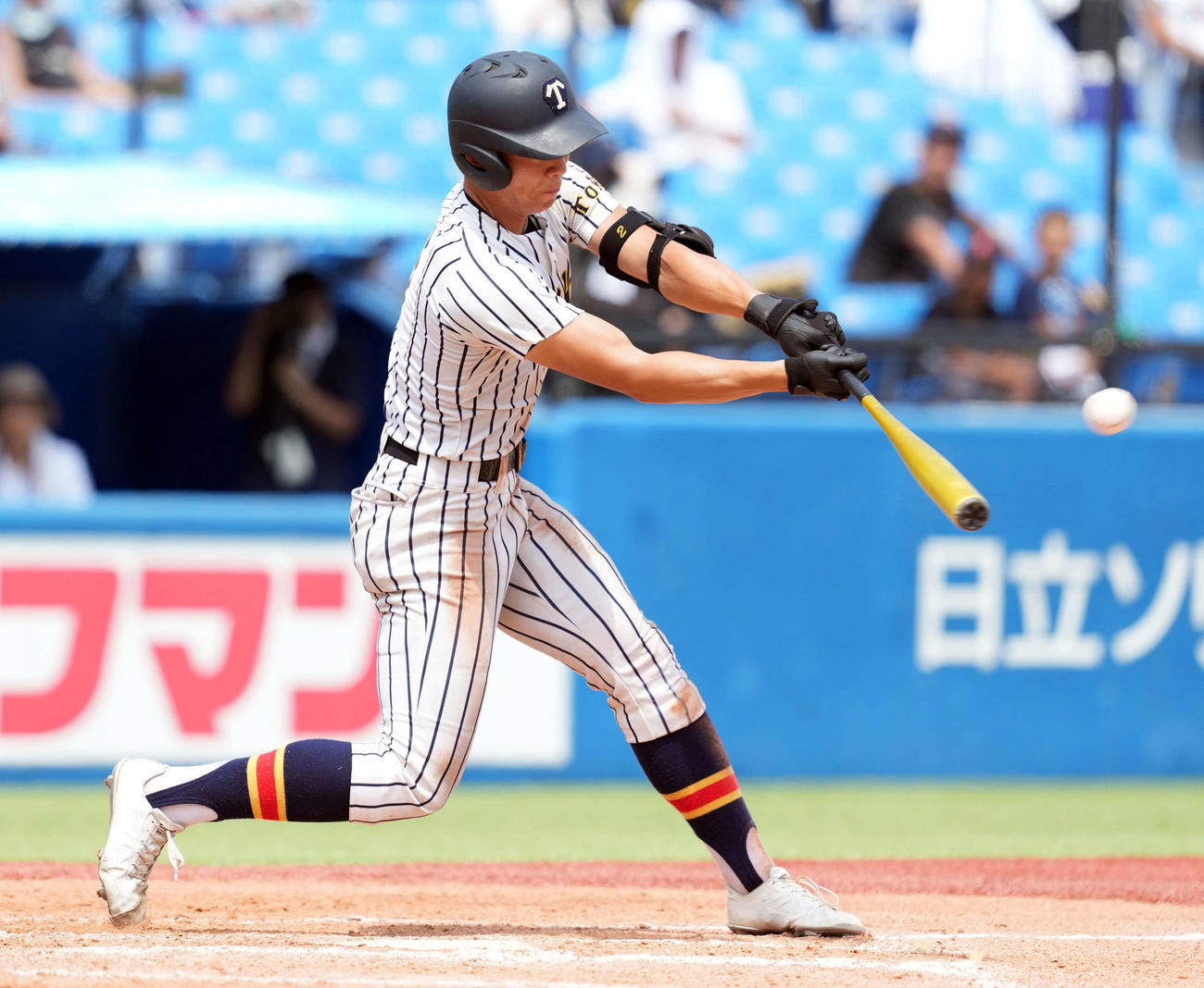 淑徳対帝京　6回裏帝京1死満塁、2点適時二塁打を放つ表西（撮影・たえ見朱実）