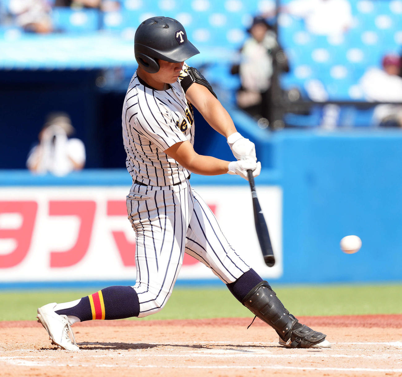 淑徳対帝京　2回裏帝京1死満塁、左前に適時打を放つ安部（撮影・たえ見朱実）