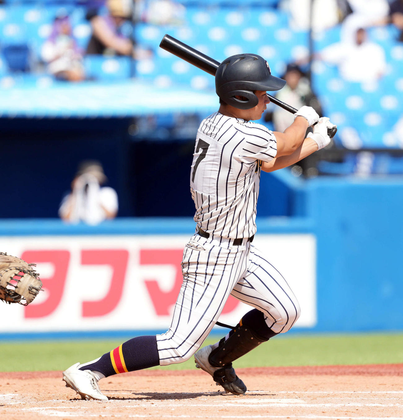 淑徳対帝京　2回裏帝京1死満塁、左前に適時打を放つ安部（撮影・たえ見朱実）