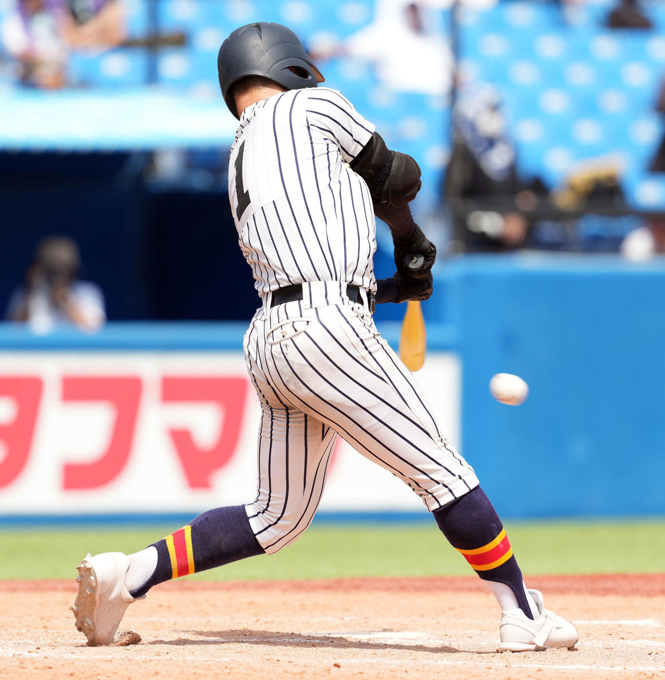 淑徳対帝京　5回裏帝京2死一、二塁、内野安打を放つ小野（撮影・たえ見朱実）