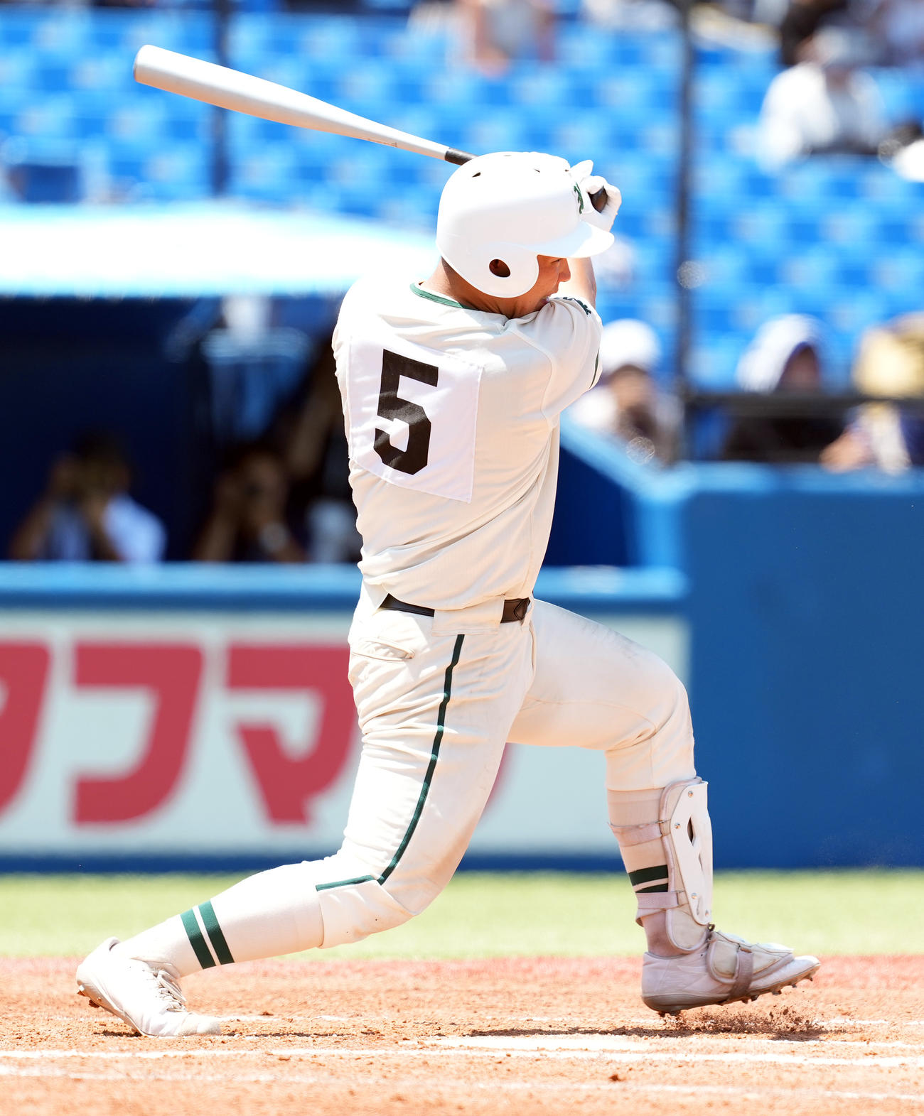 東亜学園対二松学舎大付　6回裏二松学舎大付無死、内野安打を放つ片井（撮影・たえ見朱実）