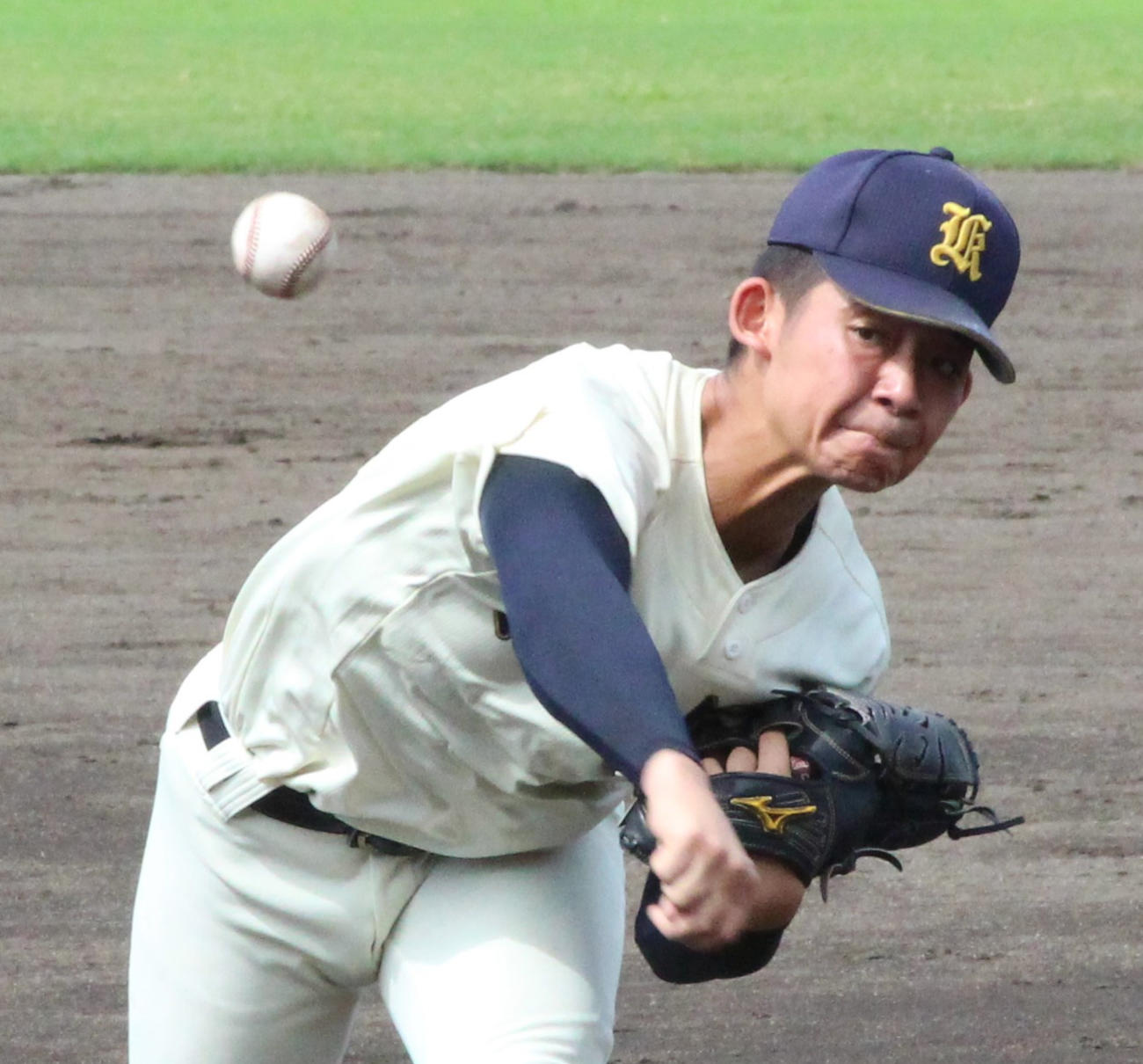 熊本国府対天草工　力投する熊本国府のエース坂井理人（撮影・菊川光一）