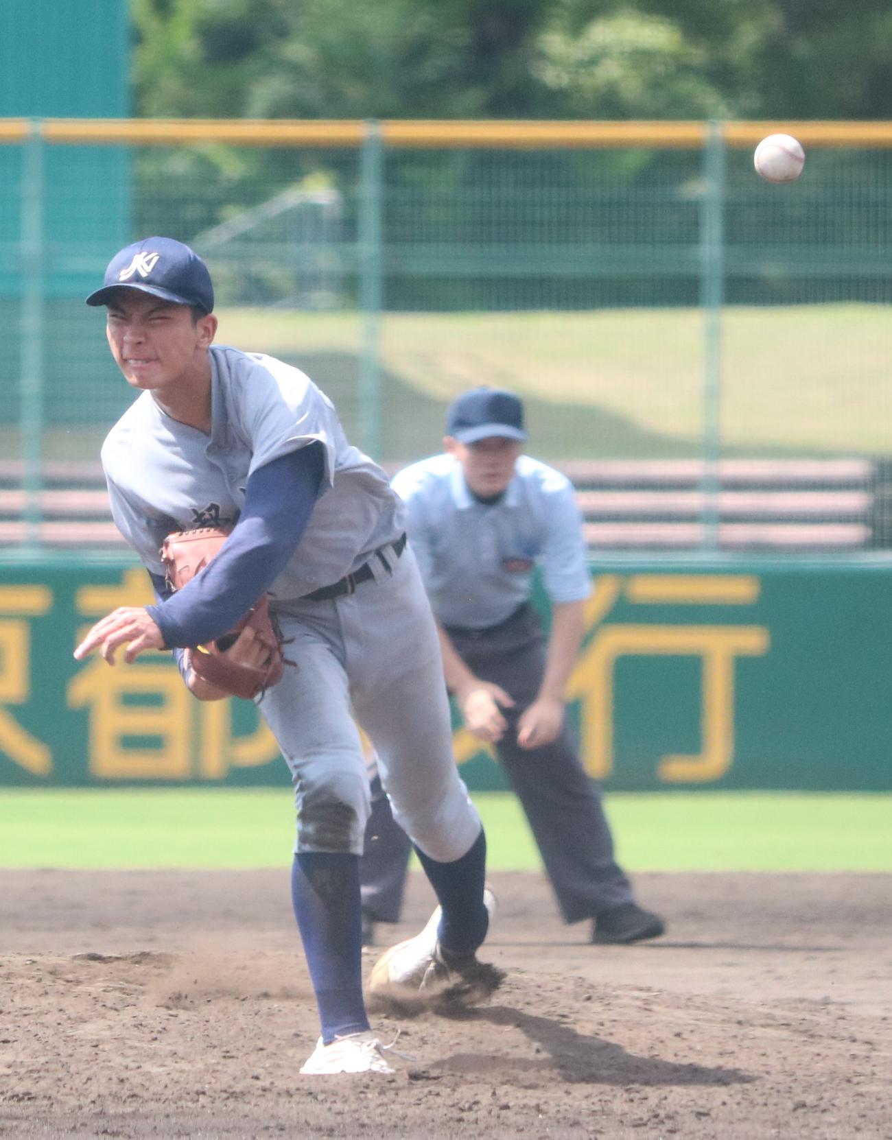 京都外大西対北嵯峨　京都外大西先発の田中（撮影・塚本光）