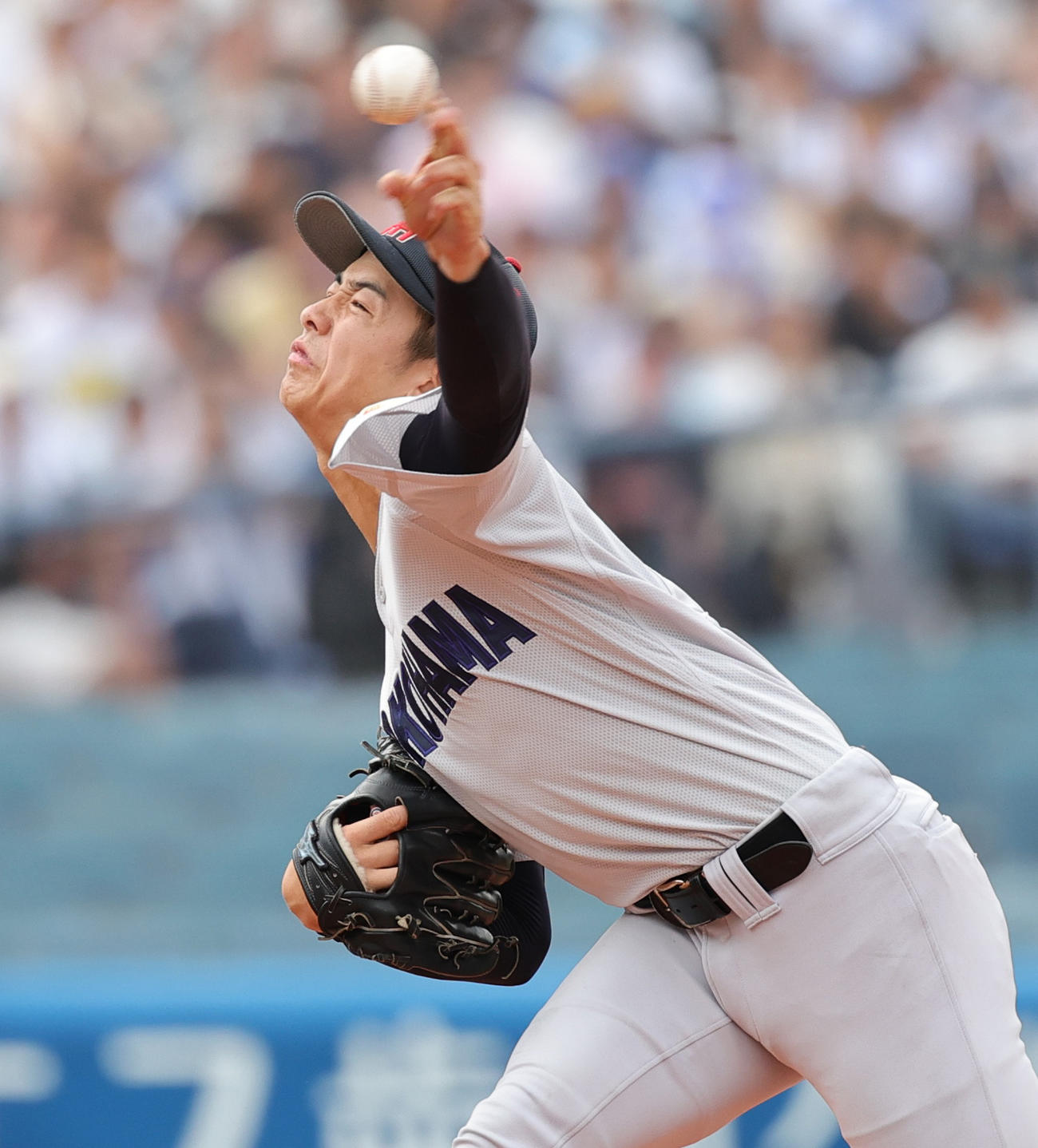 横浜対東海大相模　横浜先発の奥村頼（撮影・野上伸悟）