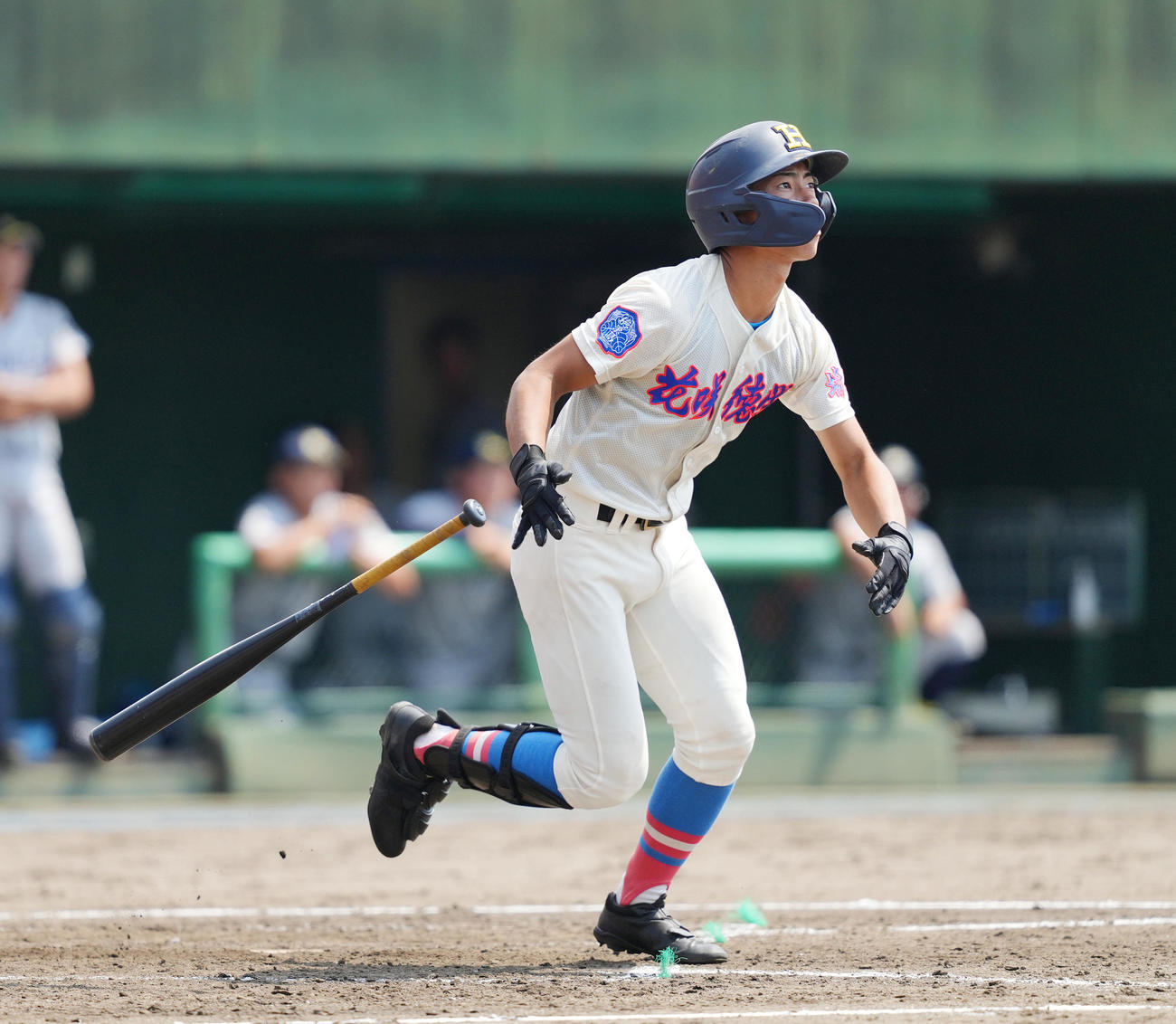 花咲徳永対西武台　3回表花咲徳永無死一塁、右越えに2点本塁打を放つ目黒（撮影・菅敏）