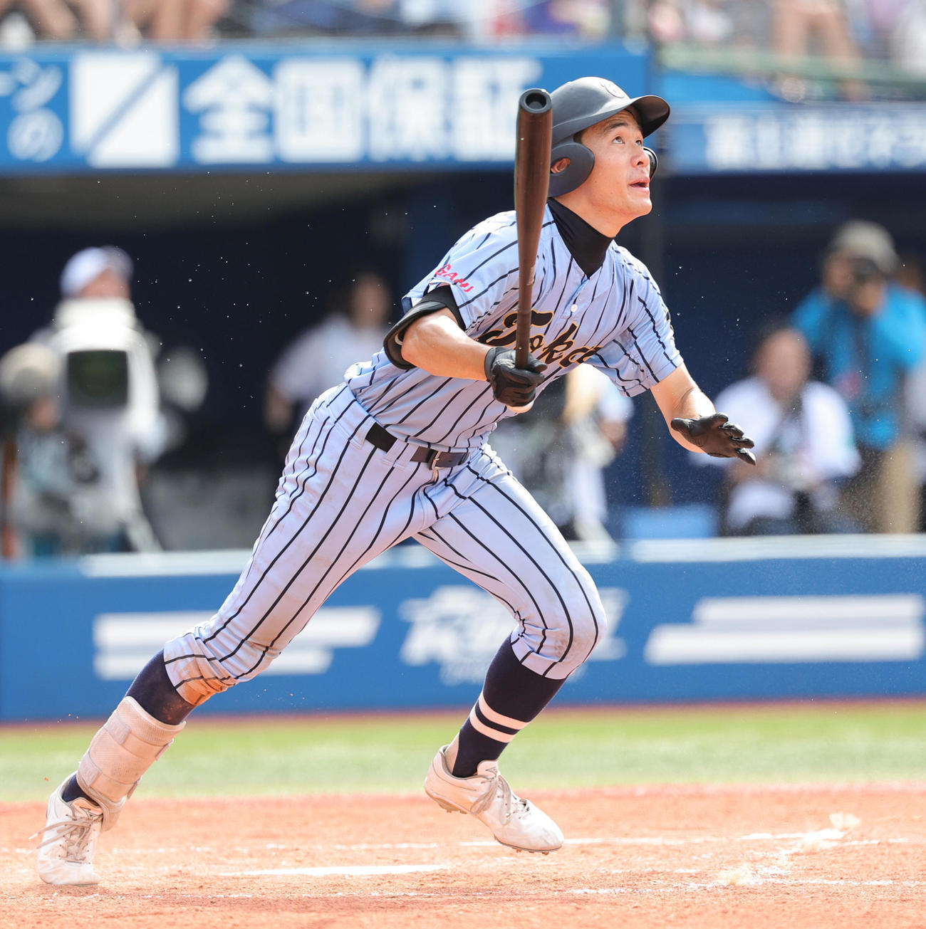 横浜対東海大相模　5回裏東海大相模1死、右越え本塁打を放つ金本（撮影・野上伸悟）