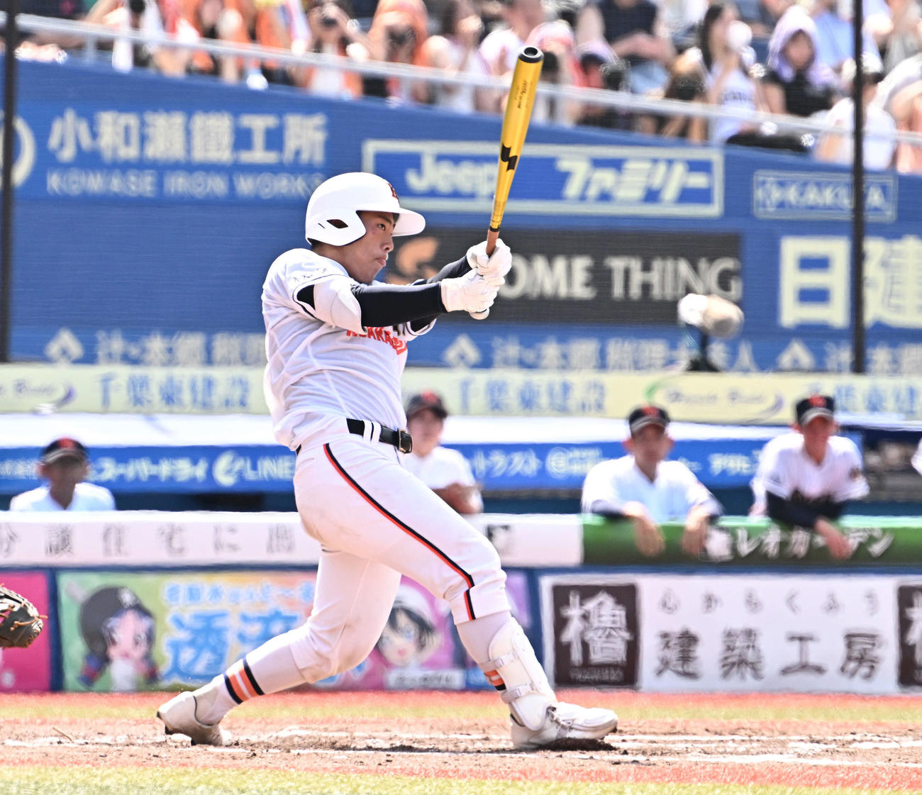 東京学館対木更津総合　1回裏木更津総合2死、羽根は右越え先制ソロ本塁打を放つ（撮影・滝沢徹郎）