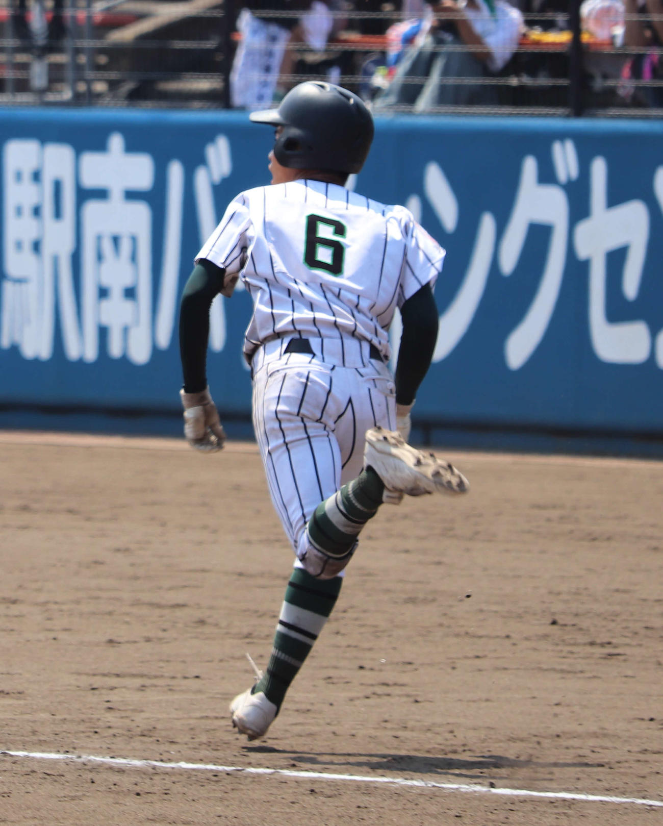 常磐大高対つくば秀英　9回1死満塁にサヨナラ中犠飛を放ったつくば秀英・佐々木（撮影・佐瀬百合子）