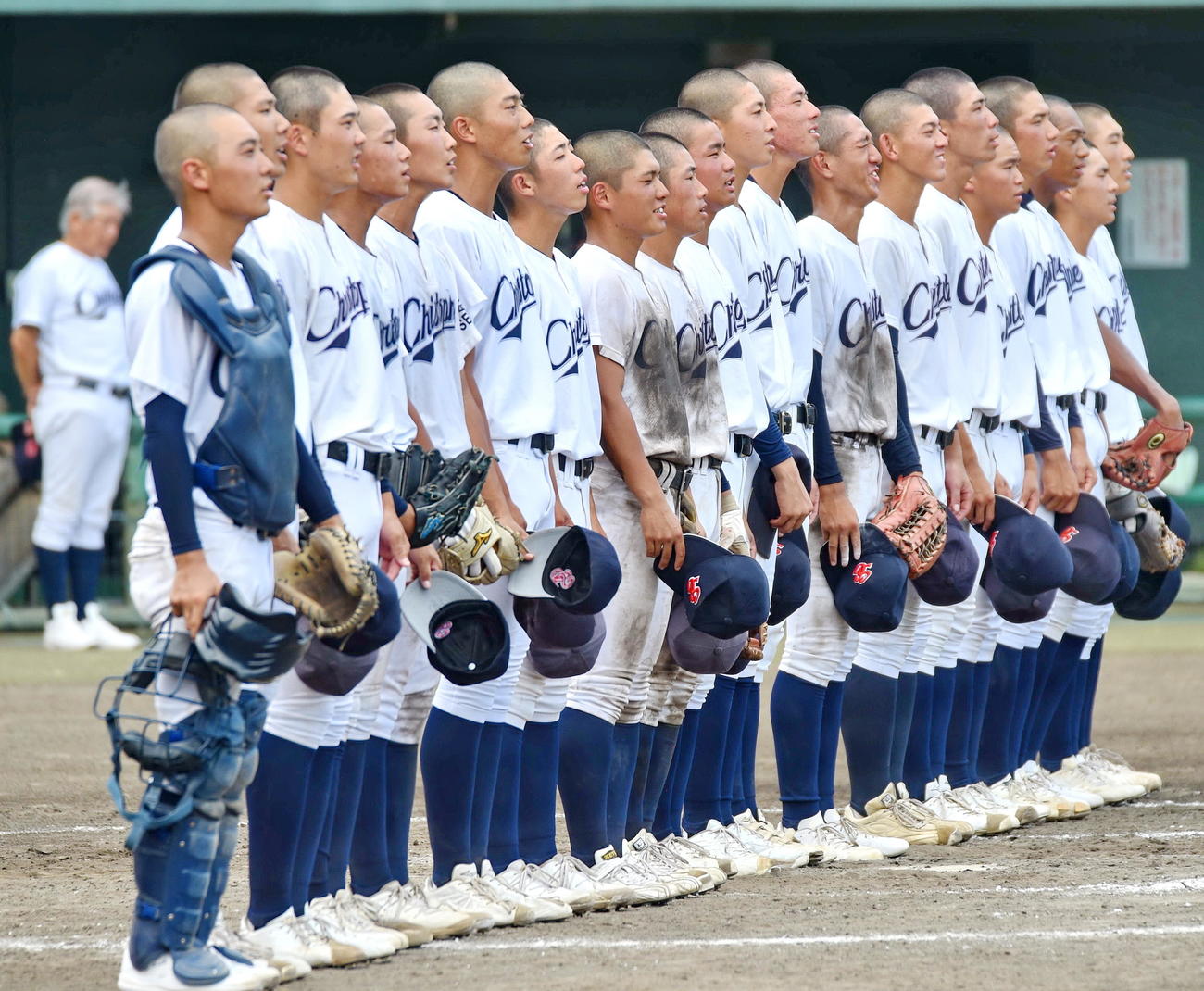 知徳対聖隷クリストファー　試合後、会場に流れる校歌を聴く聖隷クリストファーの選手たち　　　　　　　