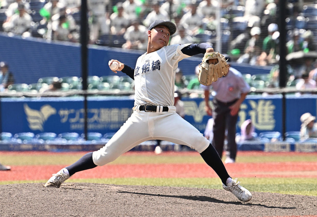 市原中央対市船橋　5回表から市船橋3番手で登板する工藤（撮影・滝沢徹郎）