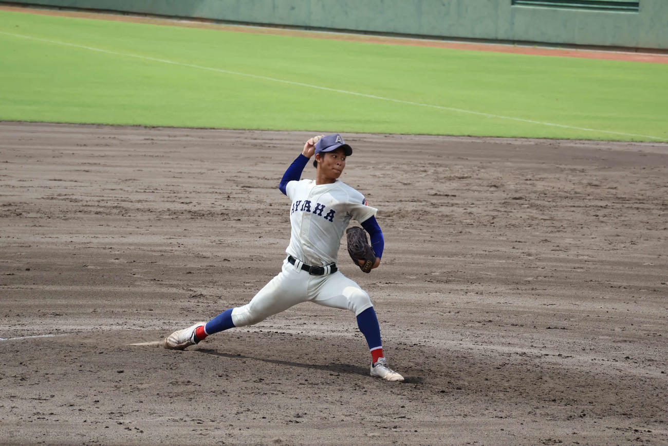 綾羽先発の武村（撮影・斉藤龍平）