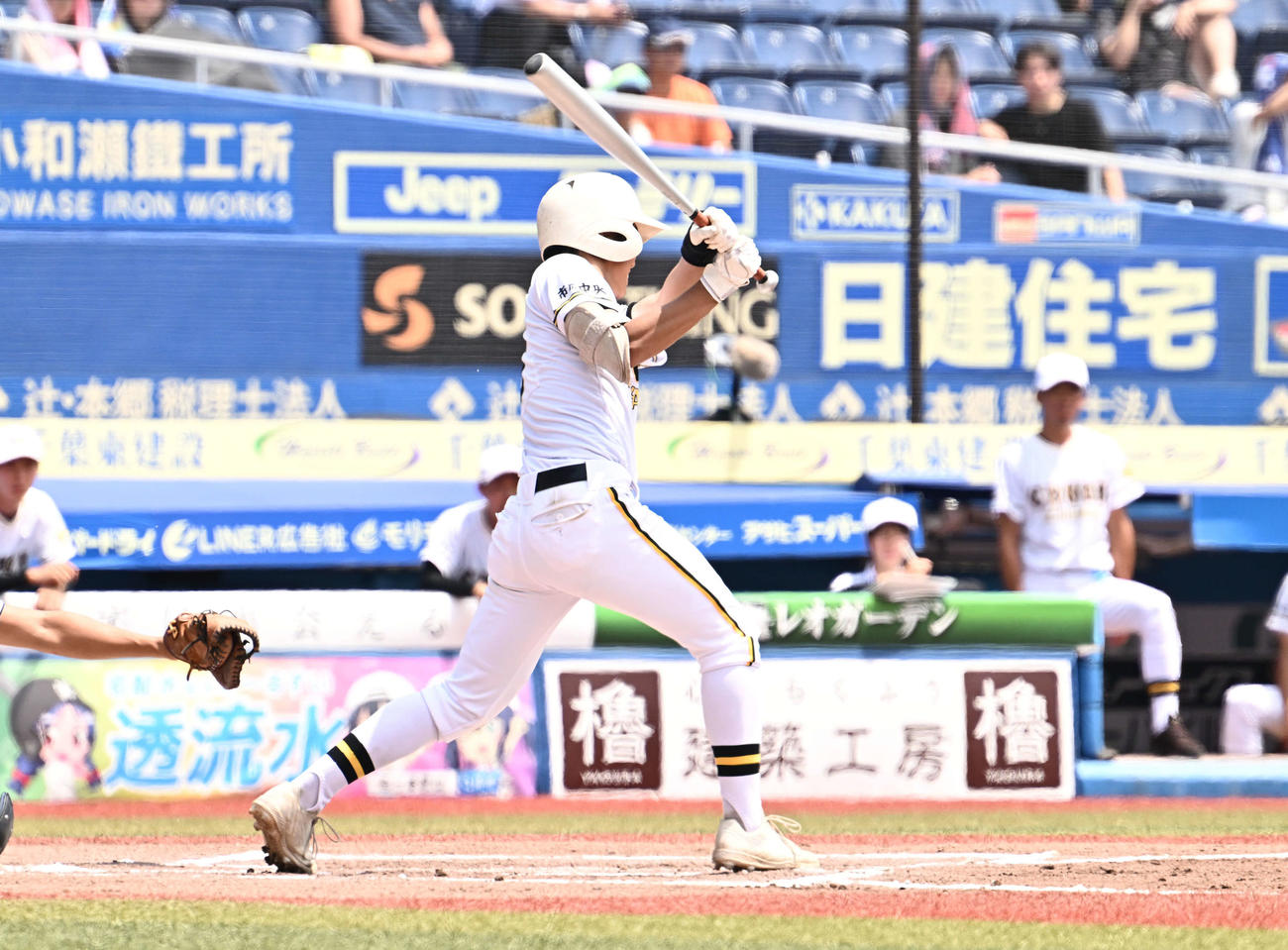 市原中央対市船橋　1回裏市原中央2死一、三塁、西村は先制適時内野安打を放つ（撮影・滝沢徹郎）
