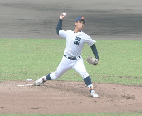 宮崎商対富島　先発した宮崎商・上山（撮影・佐藤究）