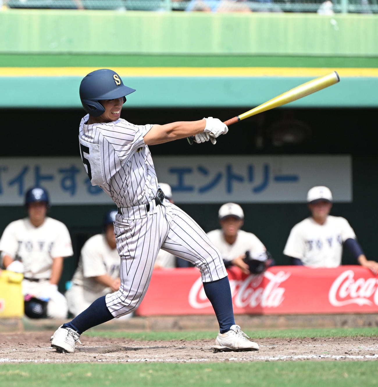 東洋大姫路対明石商　4回裏明石商2死一、二塁、中前に先制適時打を放つ清水（撮影・和賀正仁）