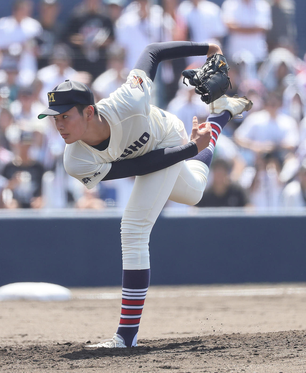 前橋商対健大高崎　4回途中から登板した前橋商・清水（撮影・足立雅史）