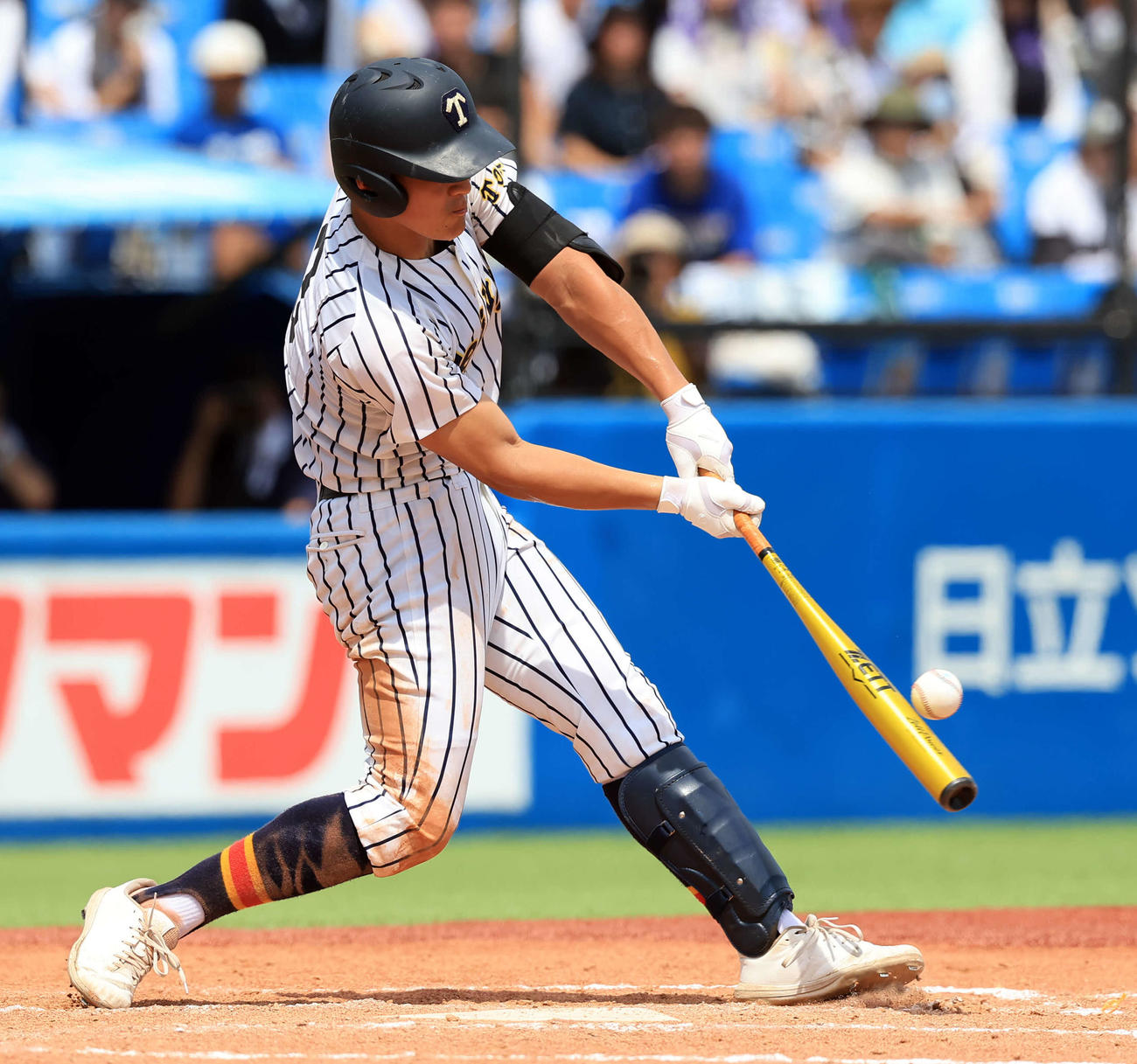帝京対東京　5回表帝京無死二、三塁、富浜は左越え3点本塁打を放つ（撮影・浅見桂子）