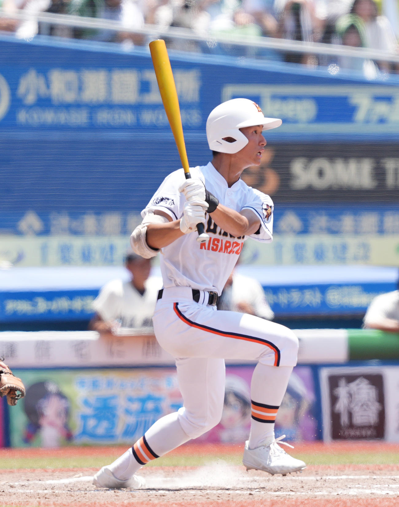 市船橋対木更津総合　5回裏木更津総合無死、右前打を放つ鈴木（撮影・菅敏）