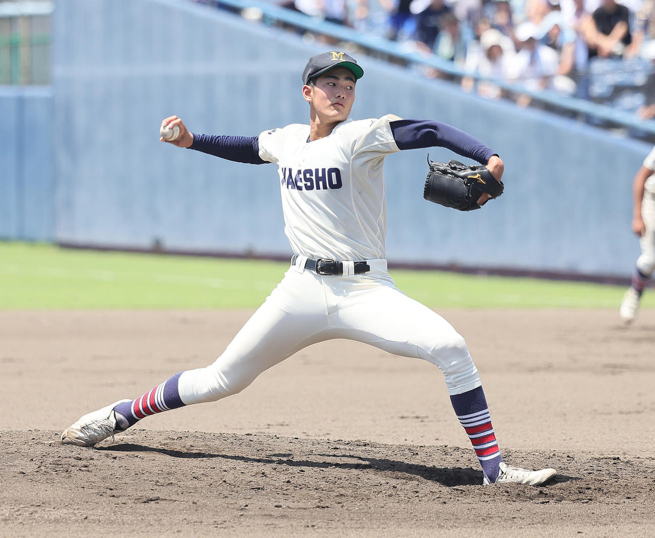 前橋商対健大高崎　4回途中から登板した前橋商・清水（撮影・足立雅史）