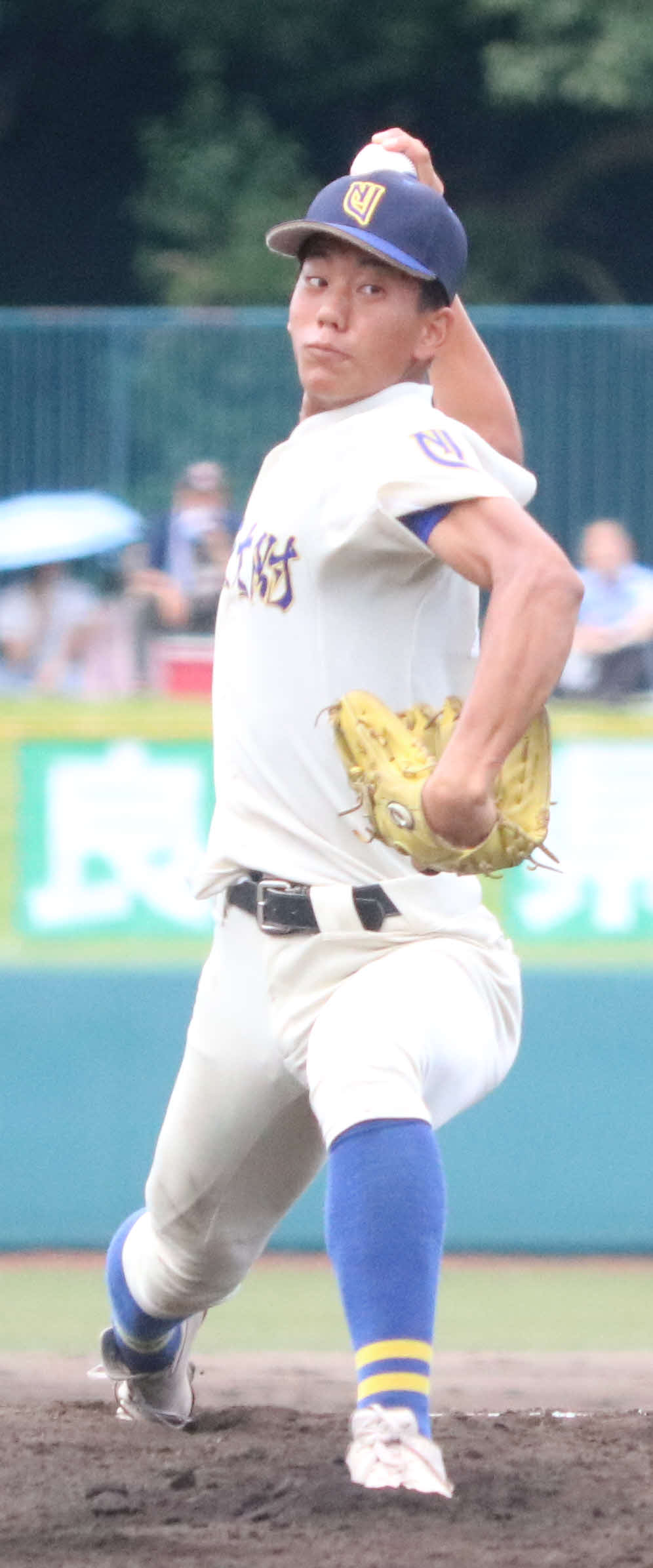 奈良大付対智弁学園　奈良大付先発の岸本（撮影・塚本光）