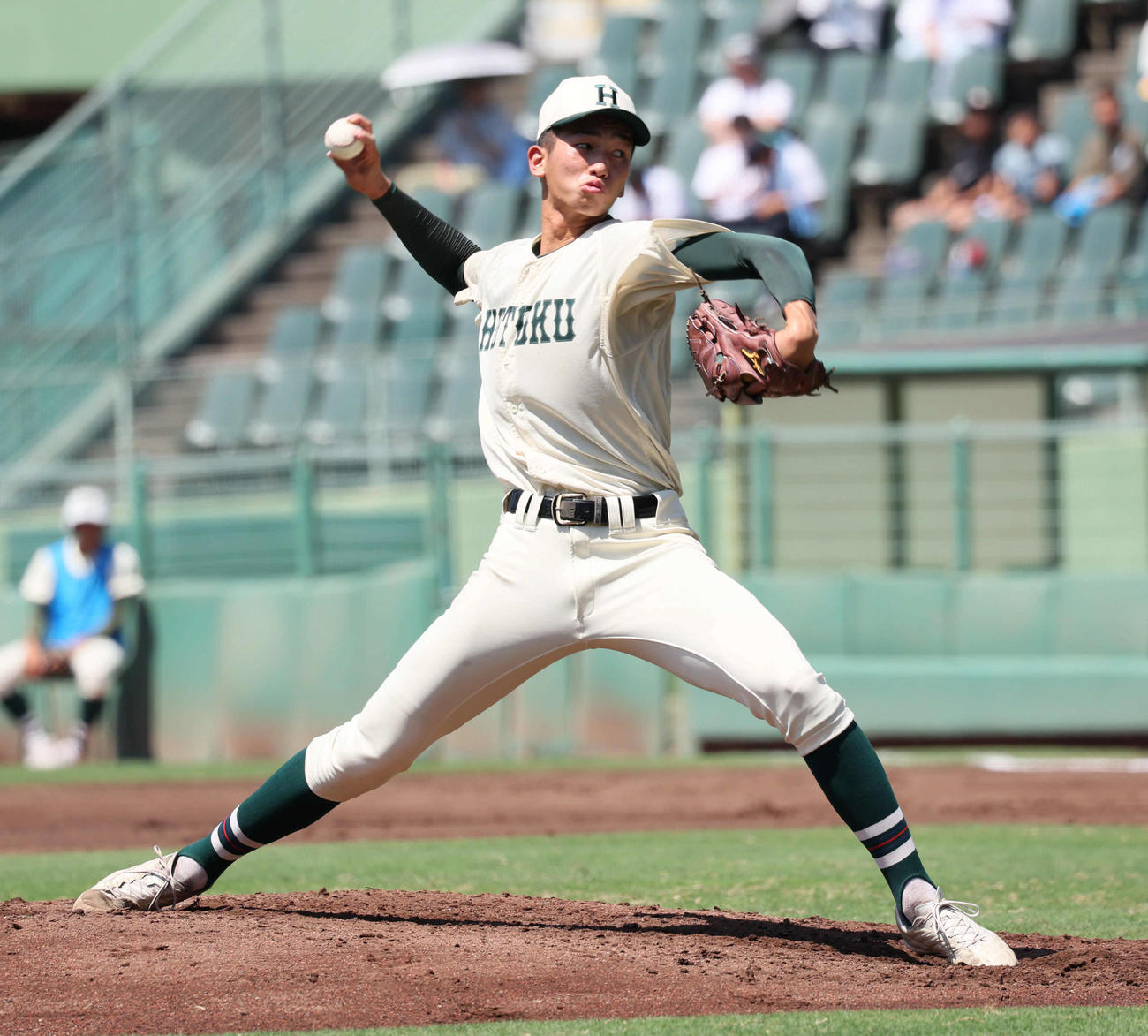 明石商対報徳学園　完封勝利を挙げた報徳学園エース今朝丸（撮影・宮崎幸一）