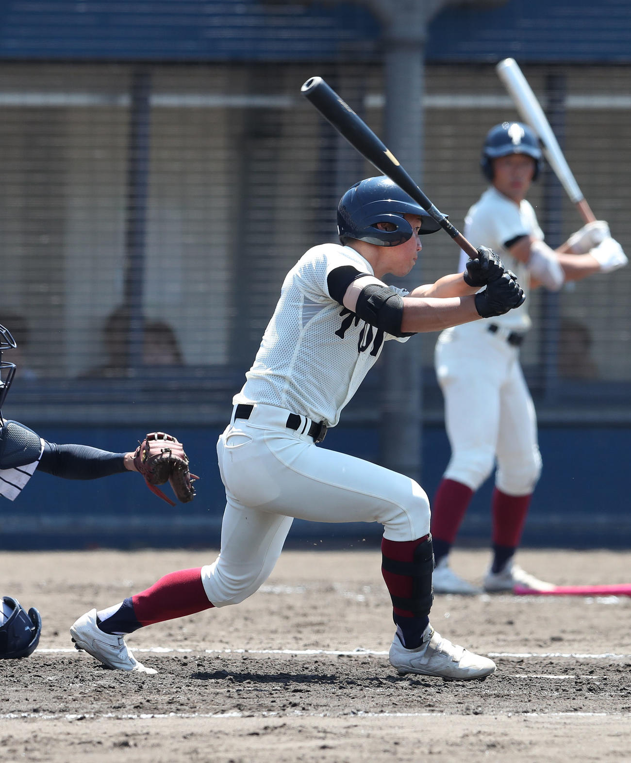 大阪桐蔭対東海大大阪仰星　5回表2死二塁、吉田は左前適時打を放つ（撮影・白石智彦）