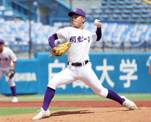 関東第一対帝京　関東第一先発の畠中（撮影・宮地輝）