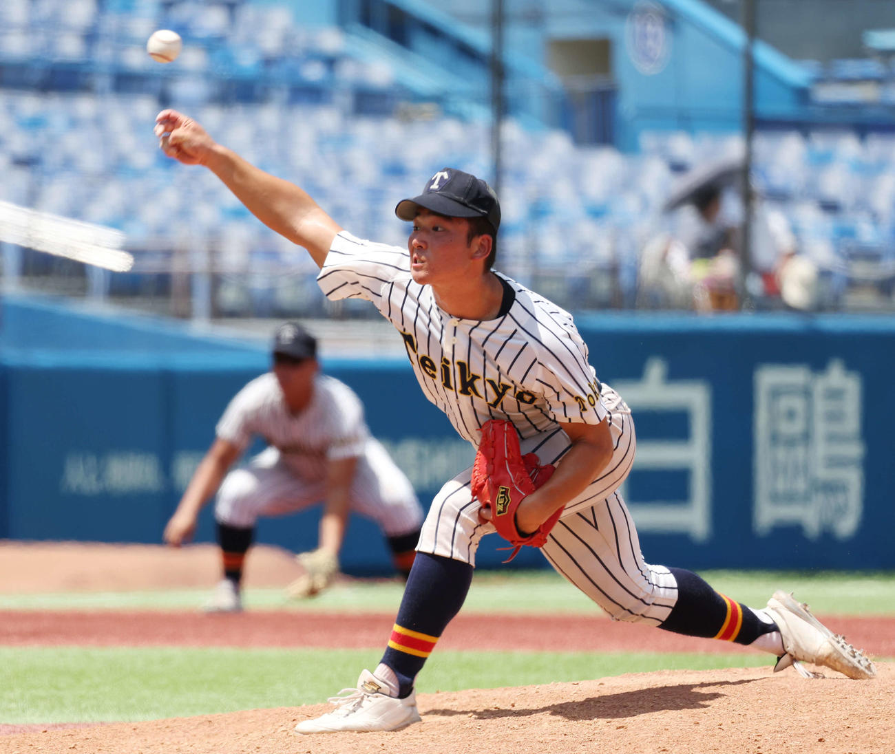 関東第一対帝京　帝京3番手の西崎（撮影・宮地輝）