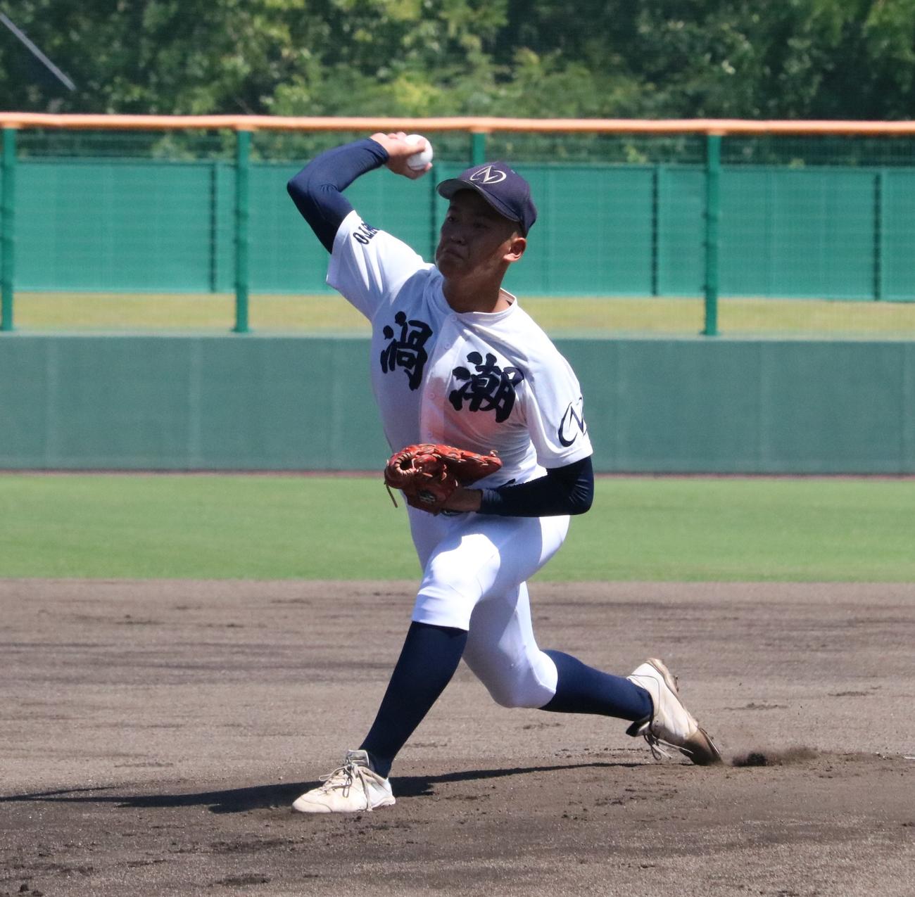 鳴門渦潮先発の岡田力樹投手（3年）（撮影・林亮佑）