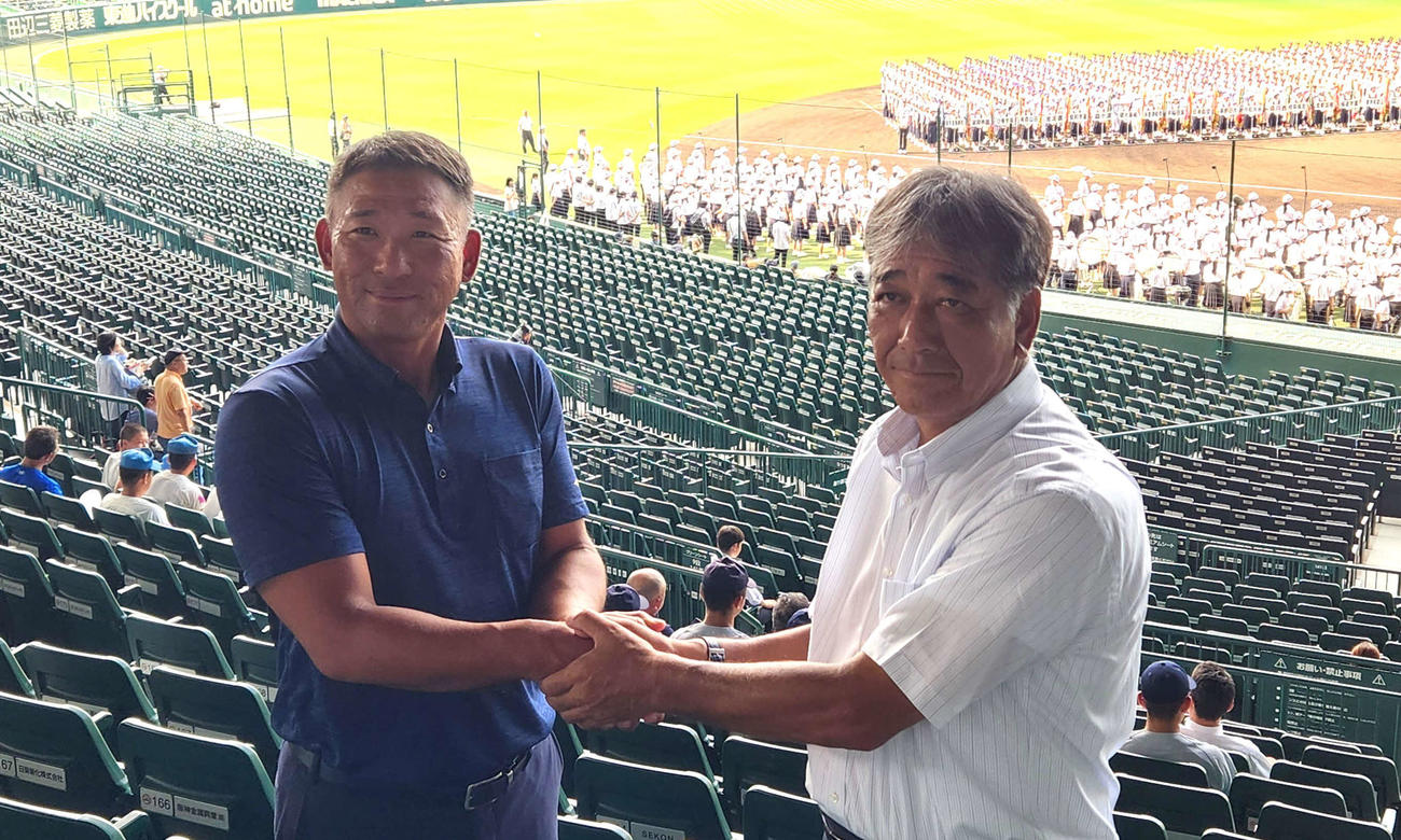 大会7日目第3試合で対戦する（左から）智弁和歌山の中谷仁と霞ケ浦の高橋監督（撮影・保坂淑子）