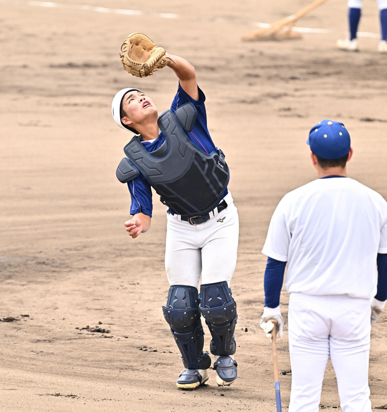 試合を翌日に控え調整する健大高崎・箱山（撮影・滝沢徹郎）