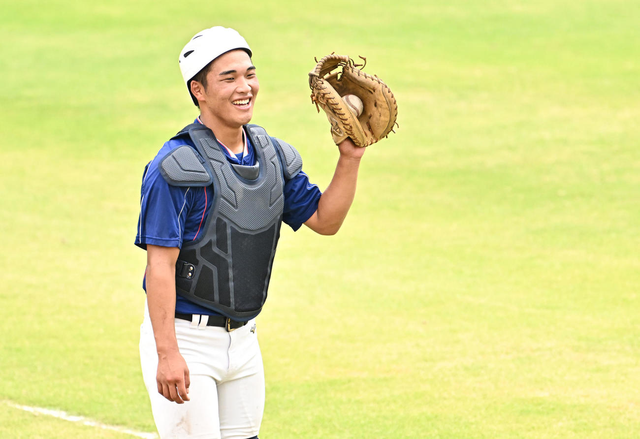 試合を翌日に控え調整する健大高崎・箱山（撮影・滝沢徹郎）