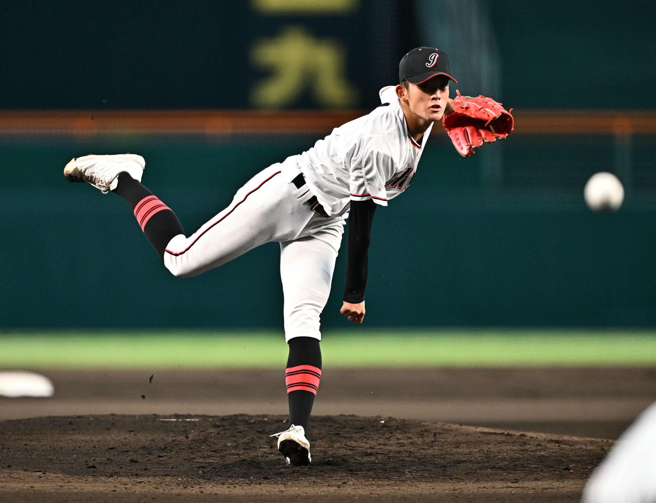 智弁学園対岐阜城北　岐阜城北先発の中本（撮影・滝沢徹郎）