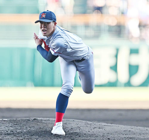 京都国際対札幌日大　京都国際先発の中崎（撮影・滝沢徹郎）