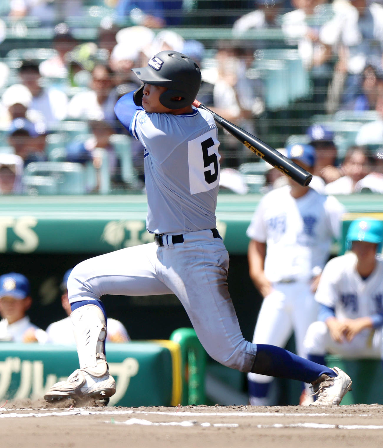 小松大谷対明豊　7回表小松大谷無死一、二塁、田西は右適時2点三塁打を放つ（撮影・上山淳一）