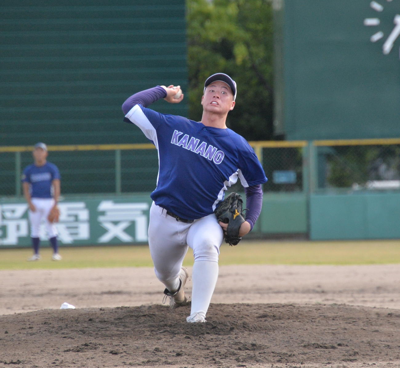シート打撃で、マウンドに立つ金足農・吉田（撮影・濱本神威）