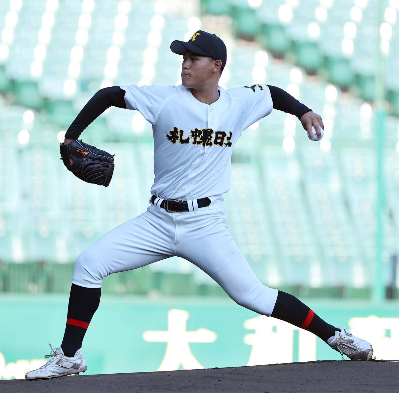 札幌日大対京都国際　札幌日大先発の小熊（撮影・上田博志）
