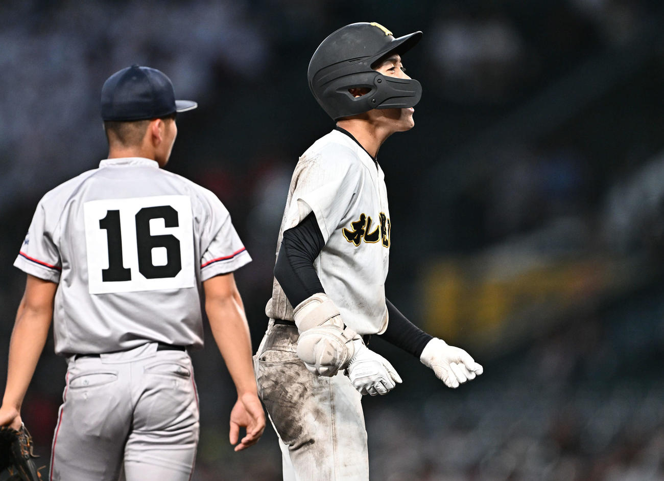 京都国際対札幌日大　9回裏札幌日大2死一、三塁、帯川は右越え2点適時三塁打を放ちさけぶ（撮影・滝沢徹郎）
